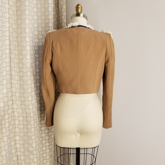 Cropped Jacket - Picture 4 of 5